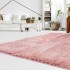 Minkštas rožinės spalvos kilimas